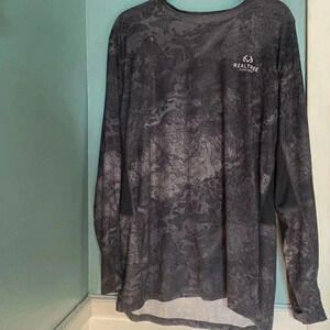 Real tree fishing long sleeve shirt size XL - black water print